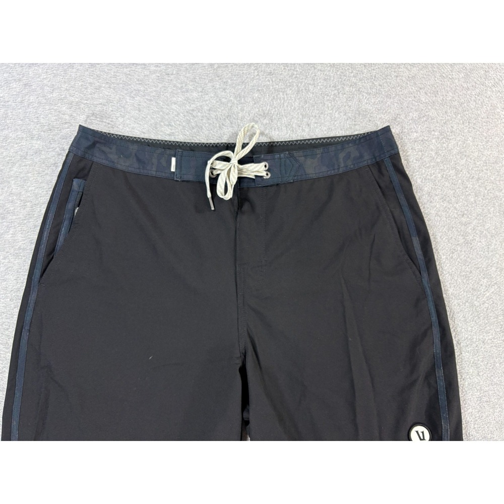 Vuori KORE Unlined Training Workout Outdoor Shorts (Men's 34) Black - 7" - Picture 3 of 11